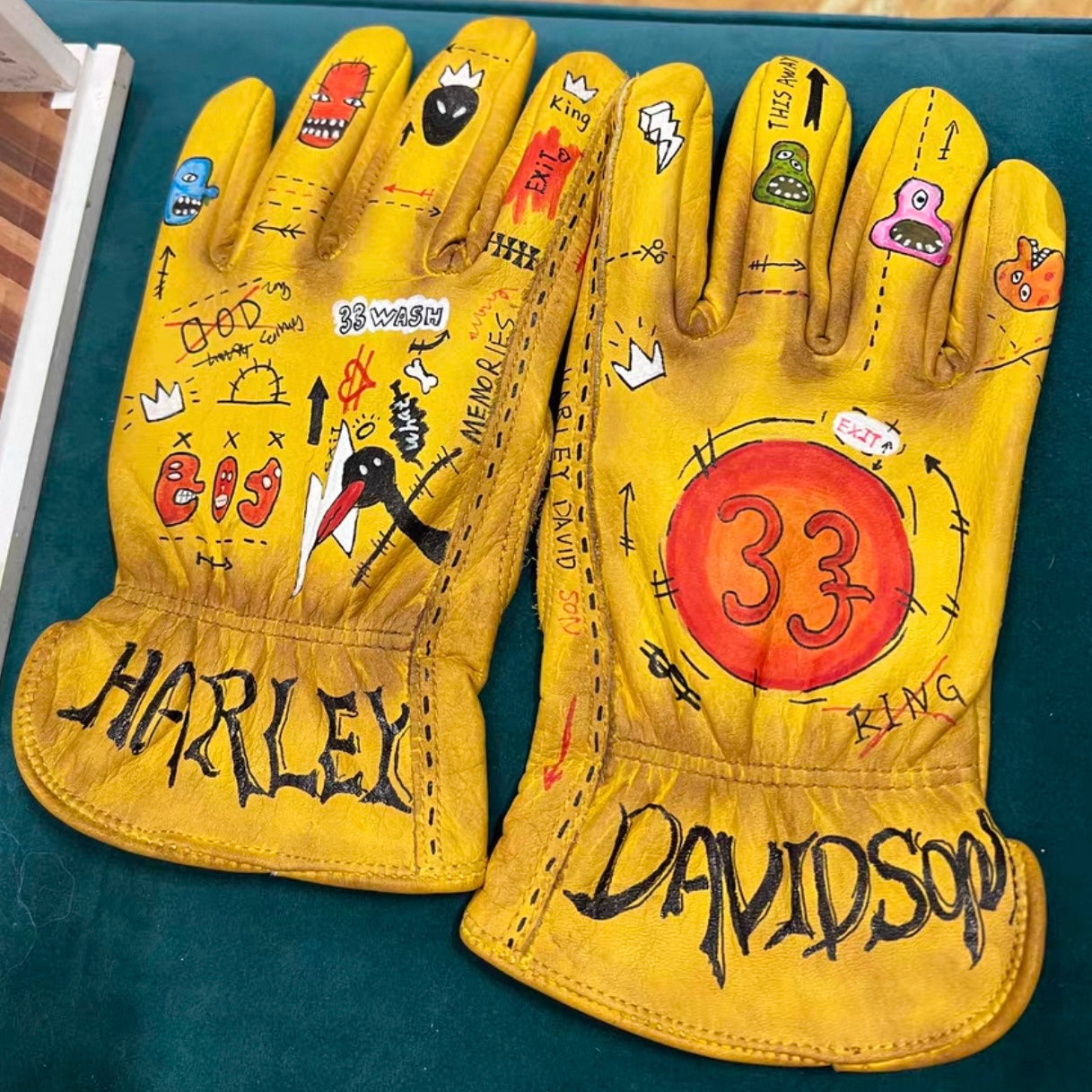 Ręcznie malowane, spersonalizowane rękawice ze skóry z ociepleniem